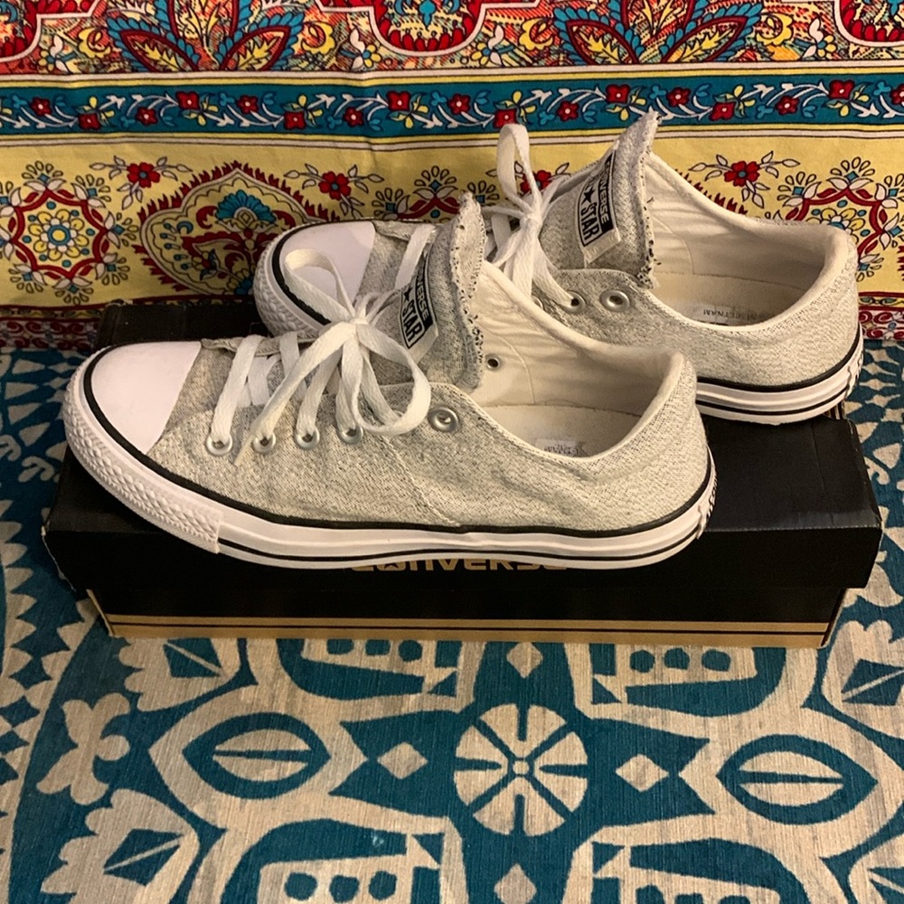 Size 8 Silver-Grey Converse Low Top Sneakers VGC